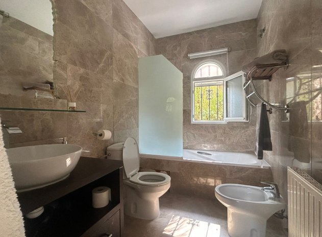 Resale - Villa * - Orihuela Costa - Lomas De Campoamor-las Ramblas