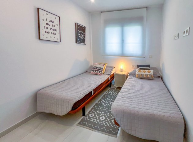 Revente - Maison mitoyenne - Bigastro