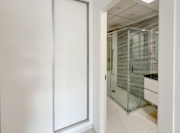 Revente - Maison mitoyenne - Bigastro