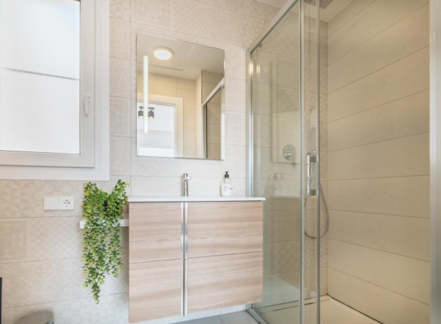 Herverkoop - Rijwoning - Torrevieja - Aguas Nuevas