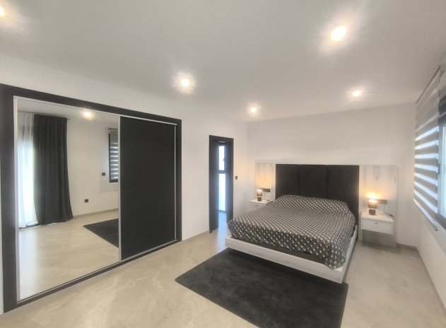 Herverkoop - Villa - Los Montesinos - La Herrada