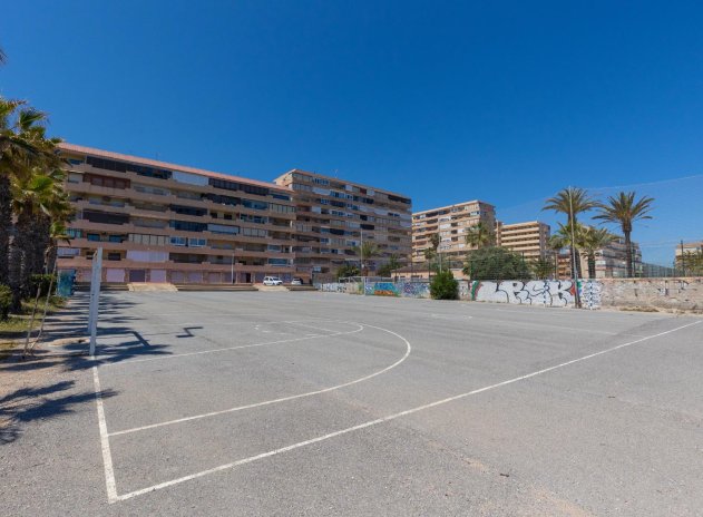 Resale - Apartment / Flat * - Torrevieja - Torrevieja *