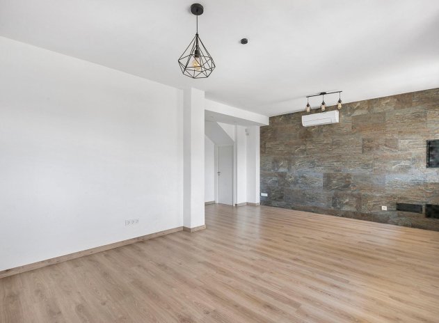 Herverkoop - Villa - Torrevieja - Aguas Nuevas