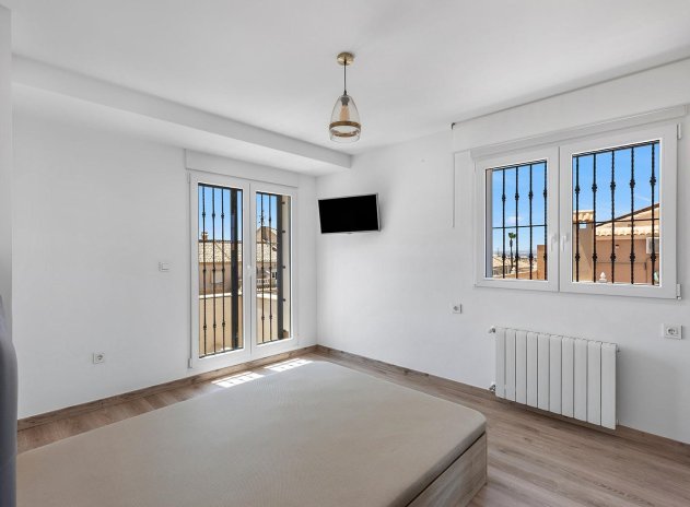 Herverkoop - Villa - Torrevieja - Aguas Nuevas