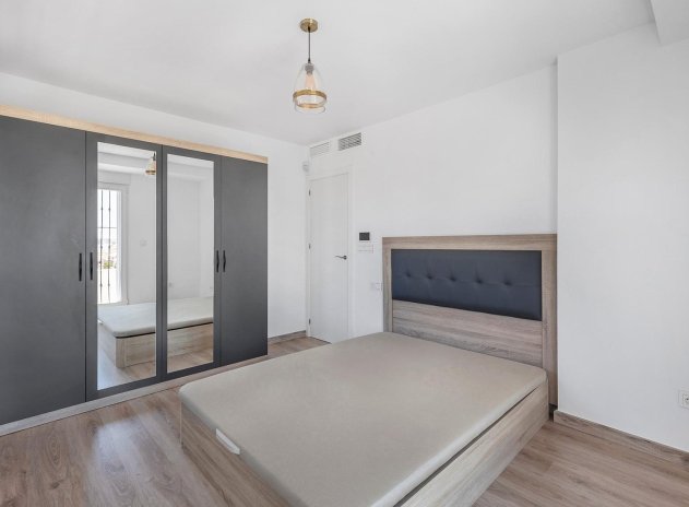 Herverkoop - Villa - Torrevieja - Aguas Nuevas