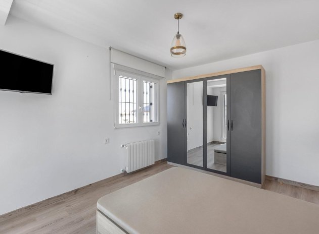 Herverkoop - Villa - Torrevieja - Aguas Nuevas