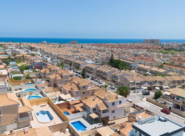 Herverkoop - Villa - Torrevieja - Aguas Nuevas