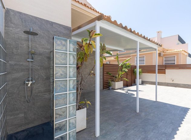 Herverkoop - Villa - Torrevieja - Aguas Nuevas