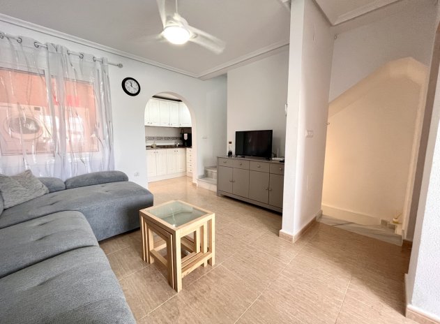 Revente - Maison mitoyenne - Avileses