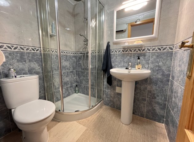 Revente - Maison mitoyenne - Avileses