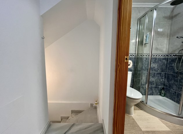 Revente - Maison mitoyenne - Avileses