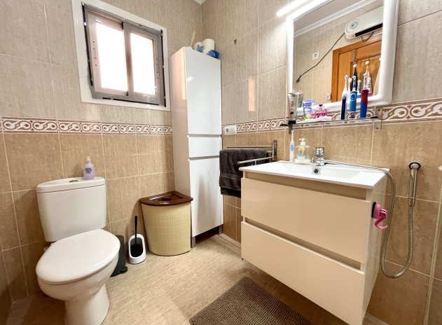 Revente - Maison mitoyenne - Avileses