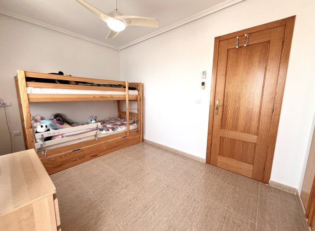 Revente - Maison mitoyenne - Avileses