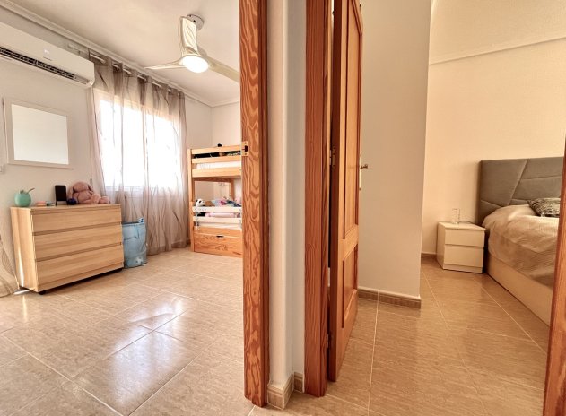 Revente - Maison mitoyenne - Avileses