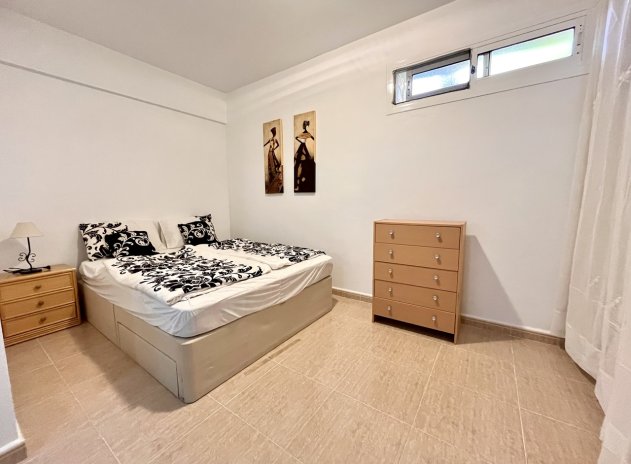 Revente - Maison mitoyenne - Avileses