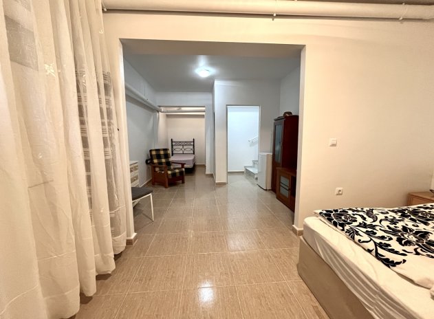 Revente - Maison mitoyenne - Avileses