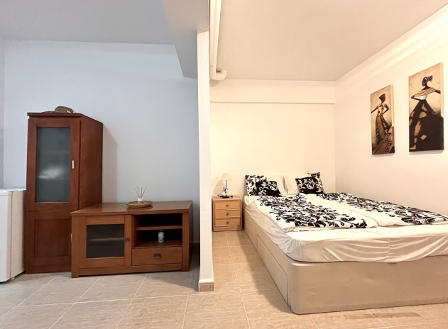 Revente - Maison mitoyenne - Avileses