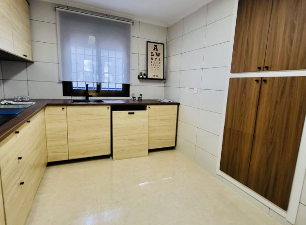 Resale - Townhouse * - San Miguel de Salinas