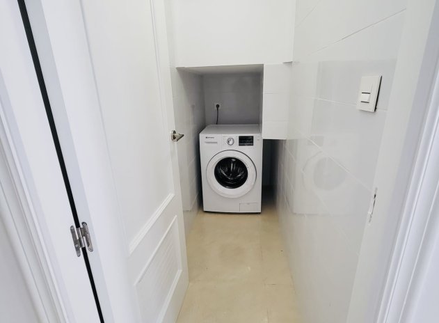 Resale - Townhouse * - San Miguel de Salinas