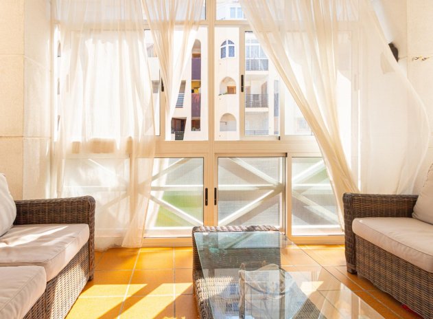 Resale - Apartment / Flat * - Torrevieja - La veleta