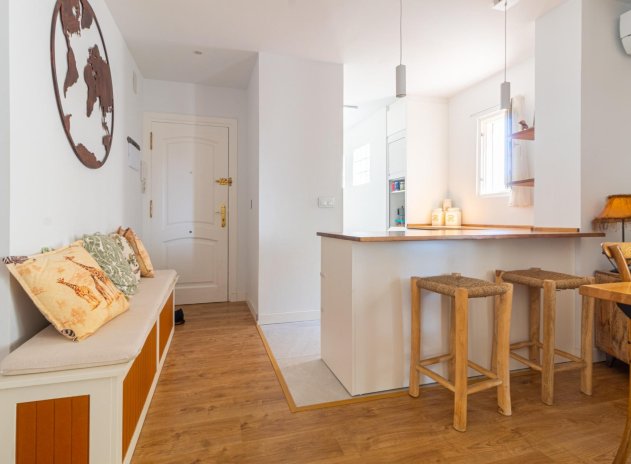 Resale - Apartment / Flat * - Torrevieja - La veleta