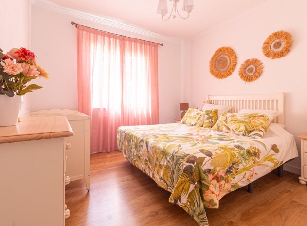 Resale - Apartment / Flat * - Torrevieja - La veleta