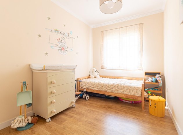 Resale - Apartment / Flat * - Torrevieja - La veleta