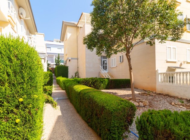 Resale - Apartment / Flat * - Torrevieja - La veleta