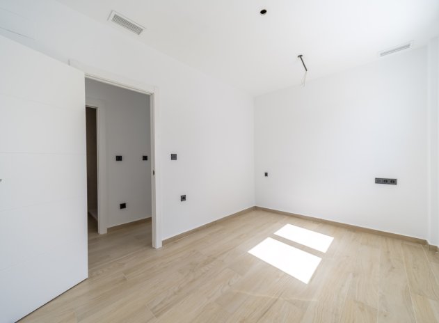 Herverkoop - Villa - Torrevieja - Aguas Nuevas