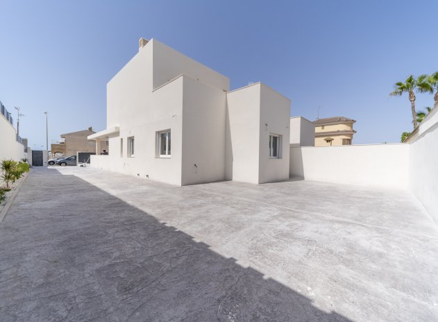 Herverkoop - Villa - Torrevieja - Aguas Nuevas