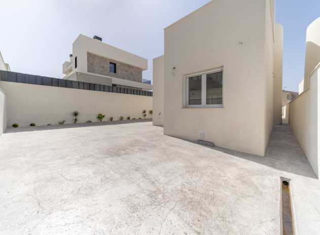 Herverkoop - Villa - Torrevieja - Aguas Nuevas