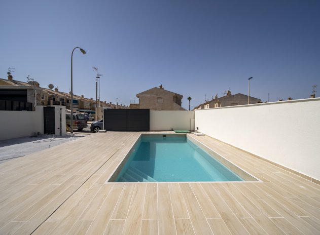 Herverkoop - Villa - Torrevieja - Aguas Nuevas