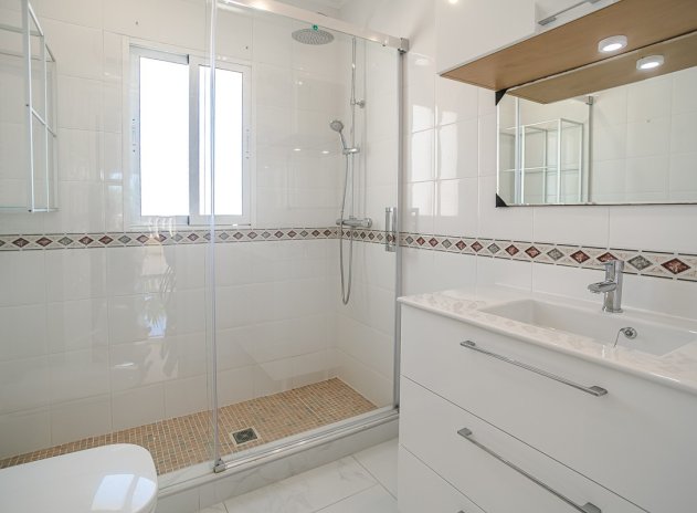 Herverkoop - Villa - Torrevieja - La Siesta