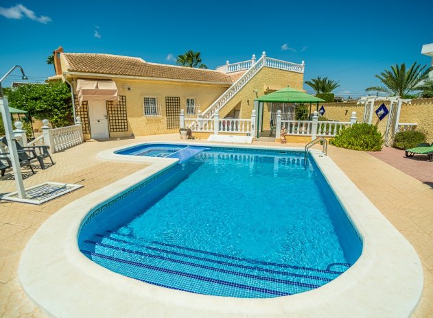 Herverkoop - Villa - Torrevieja - La Siesta