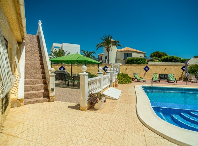 Herverkoop - Villa - Torrevieja - La Siesta