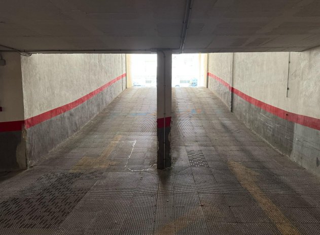Wiederverkauf - Parkplatz - Torrevieja