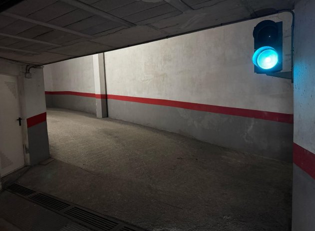 Wiederverkauf - Parkplatz - Torrevieja