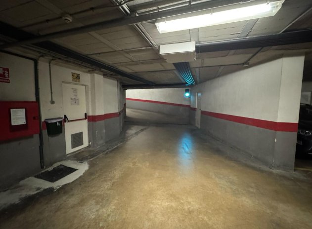 Wiederverkauf - Parkplatz - Torrevieja