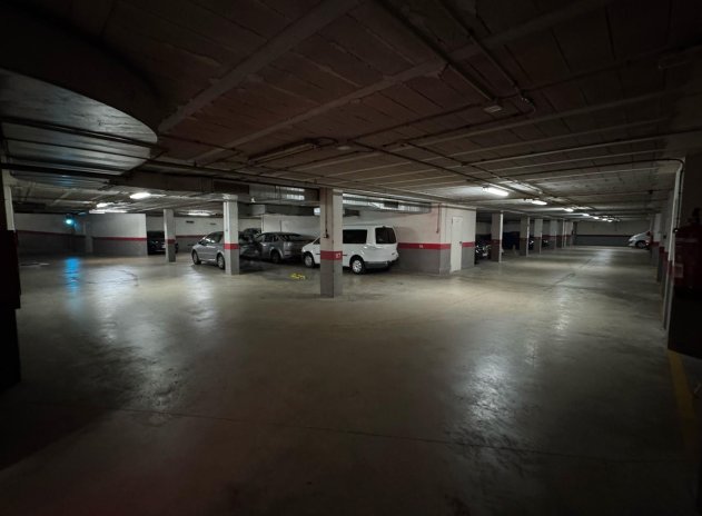 Wiederverkauf - Parkplatz - Torrevieja