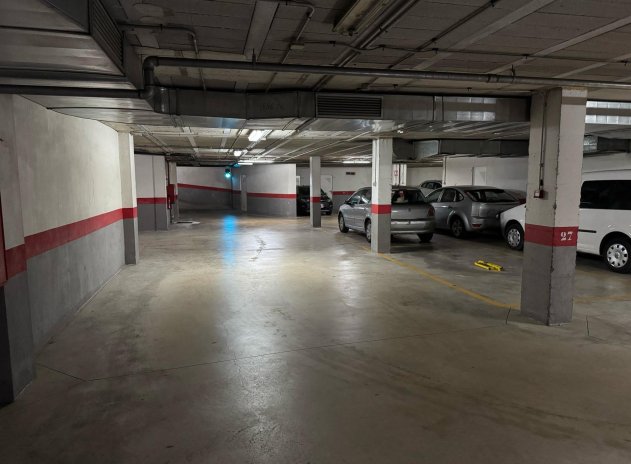 Wiederverkauf - Parkplatz - Torrevieja