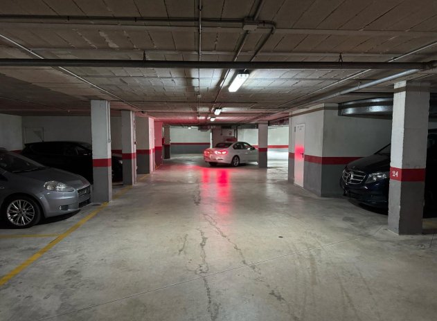 Wiederverkauf - Parkplatz - Torrevieja