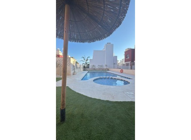 Revente - Maison mitoyenne - Torrevieja