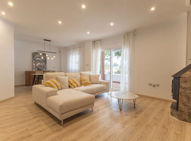 Wiederverkauf - Finca / Ländliches Wohnhaus - Orihuela