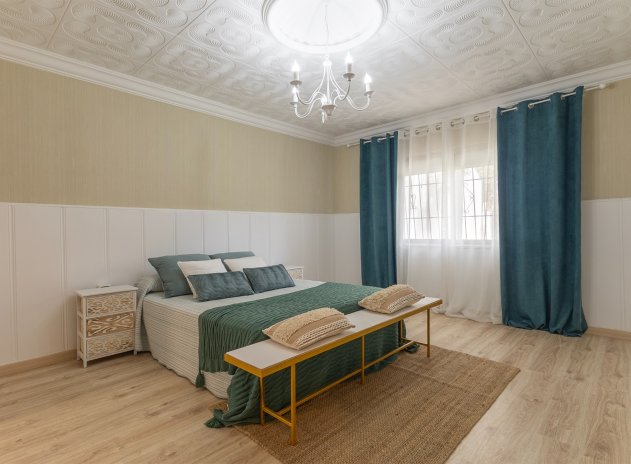 Wiederverkauf - Finca / Ländliches Wohnhaus - Orihuela