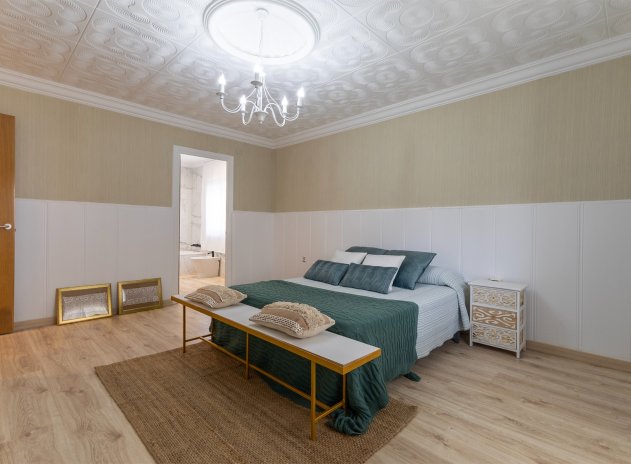 Wiederverkauf - Finca / Ländliches Wohnhaus - Orihuela