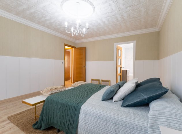 Wiederverkauf - Finca / Ländliches Wohnhaus - Orihuela