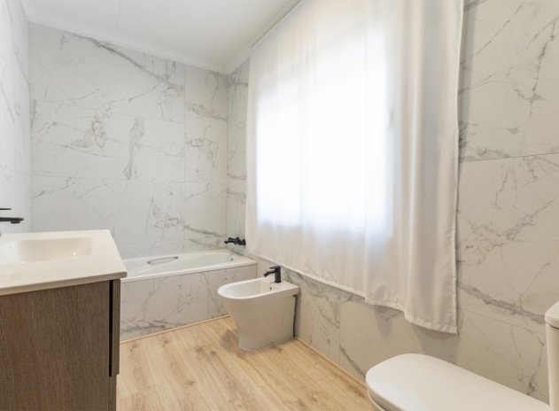 Wiederverkauf - Finca / Ländliches Wohnhaus - Orihuela