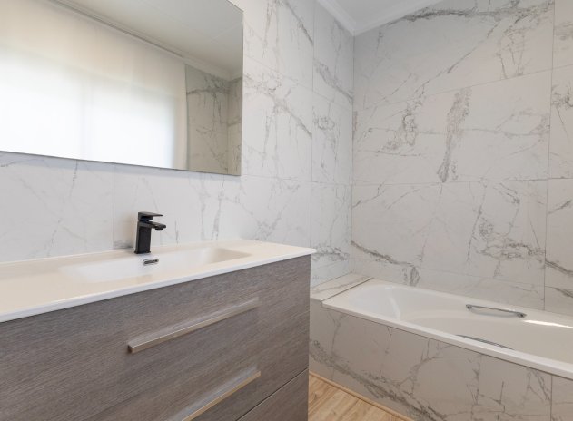 Wiederverkauf - Finca / Ländliches Wohnhaus - Orihuela