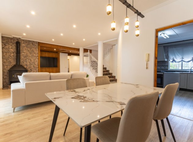 Wiederverkauf - Finca / Ländliches Wohnhaus - Orihuela