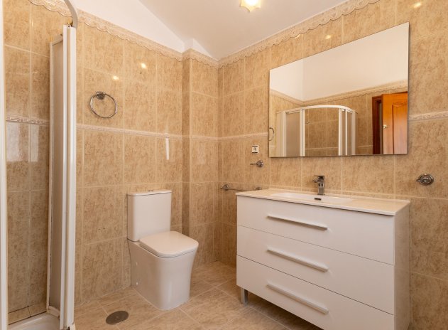 Wiederverkauf - Finca / Ländliches Wohnhaus - Orihuela